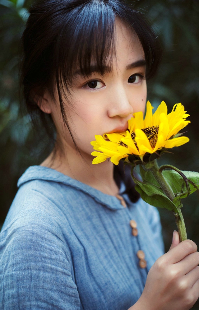 治愈系少女恬静淡雅向日葵清新写真照,清纯美女,